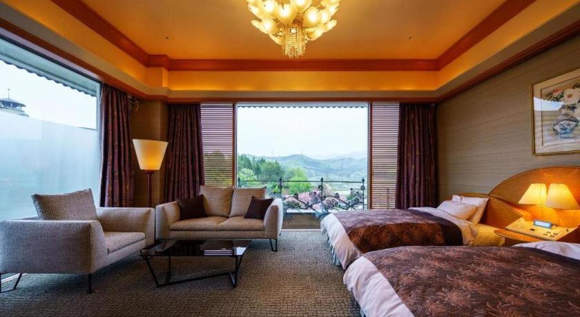 Shiratama No Yu Senkei Room Mountain View