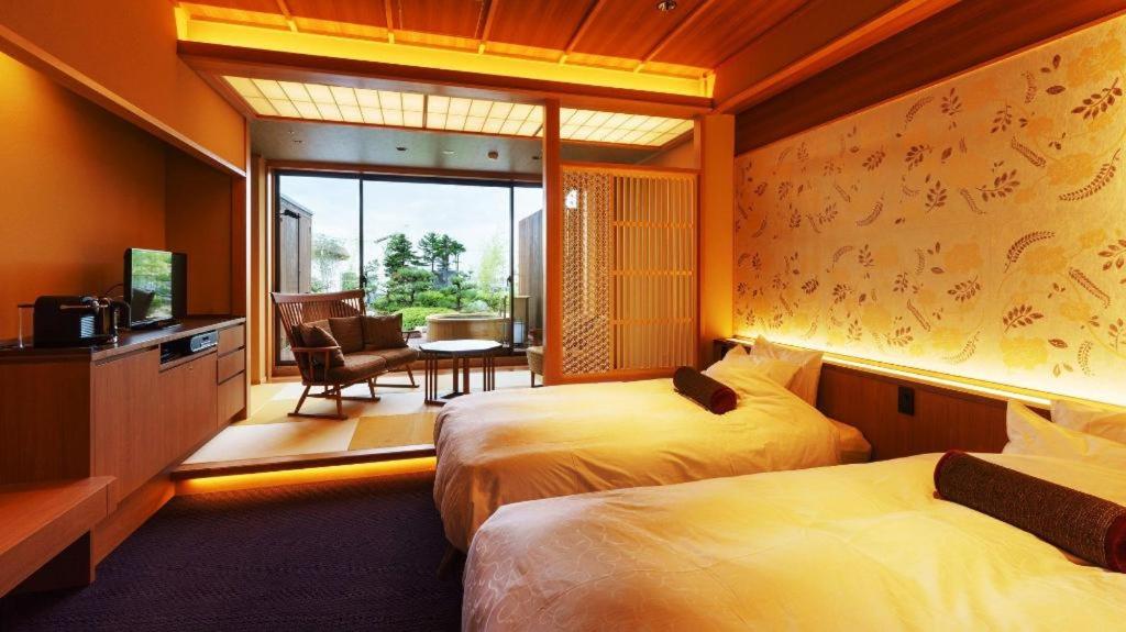 Shiratama No Yu Senkei Twin Room Tatami