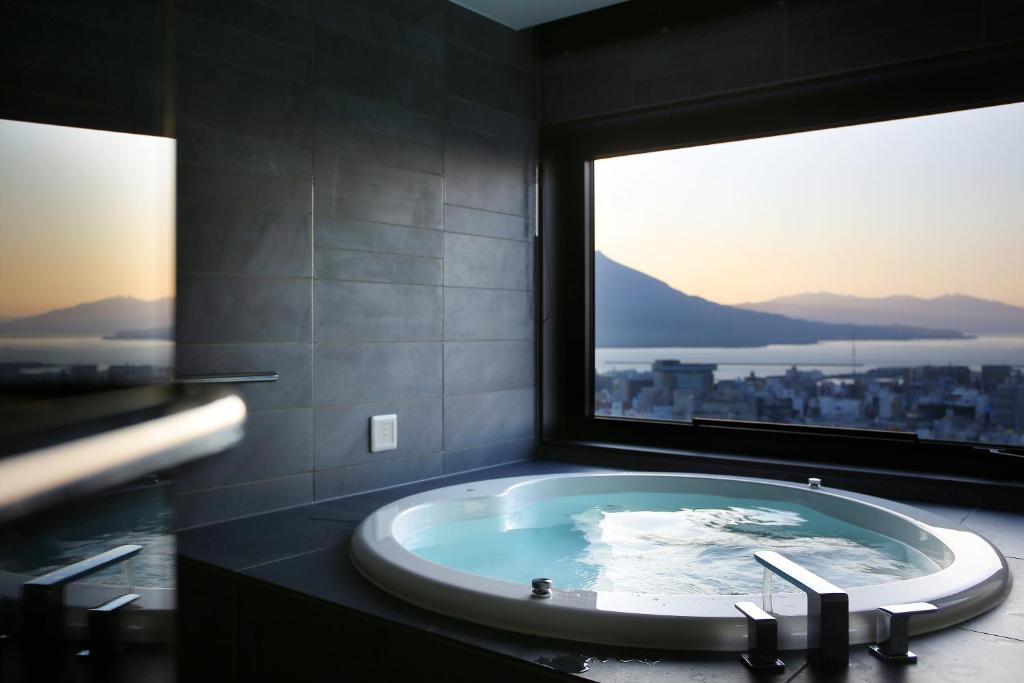 Shiroyama Hotel Kagoshima Bath With View