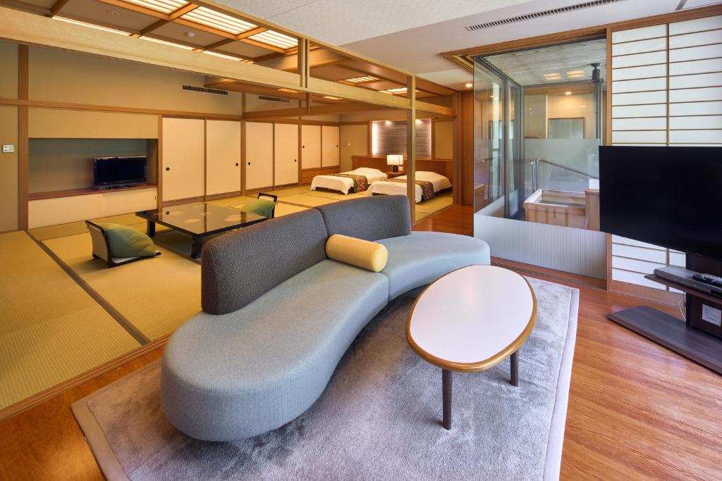 Shogawa Onsen Yumetsuzuri Modern Tatami Room