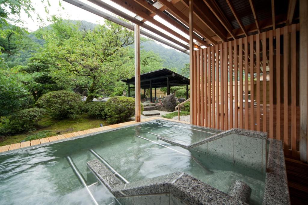 Shogawa Onsen Yumetsuzuri Outdoor Bath