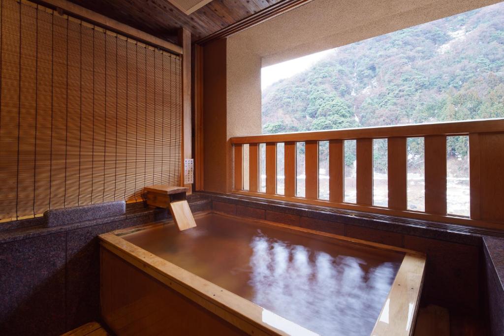 Shogawa Onsen Yumetsuzuri Private Outdoor Bath