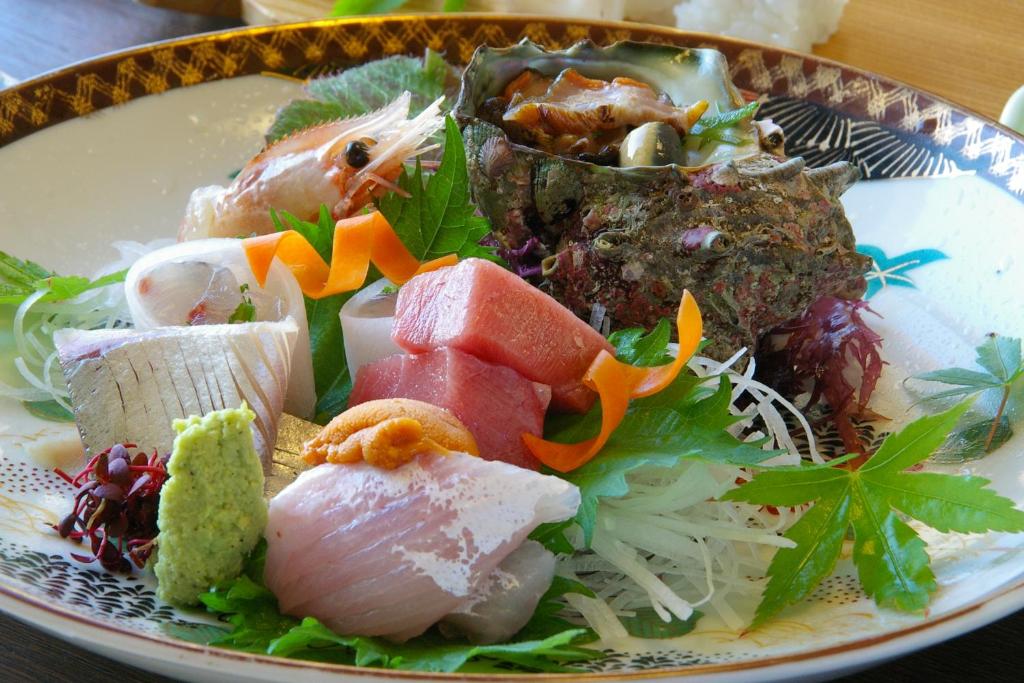 Shorenkan Yoshinoya Sashimi Platter
