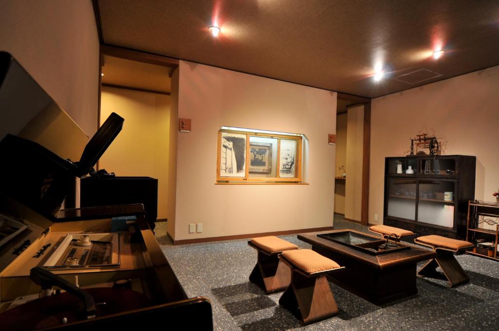 Shorenkan Yoshinoya Traditional Sitting Area