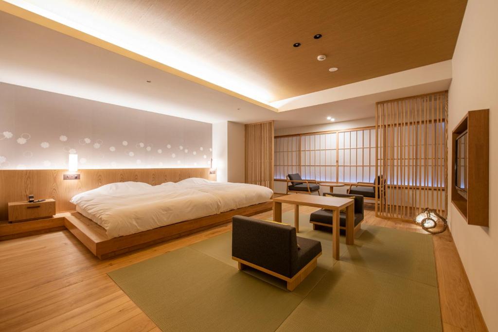 Shosenkaku Kagetsu Modern Tatami Room