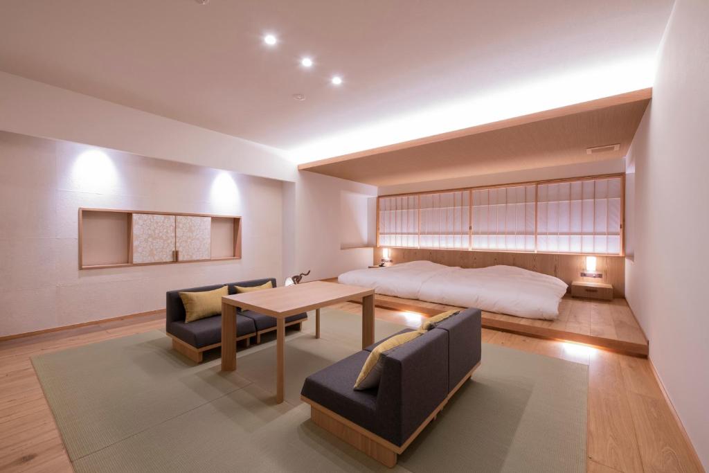 Shosenkaku Kagetsu Modern Tatami Room