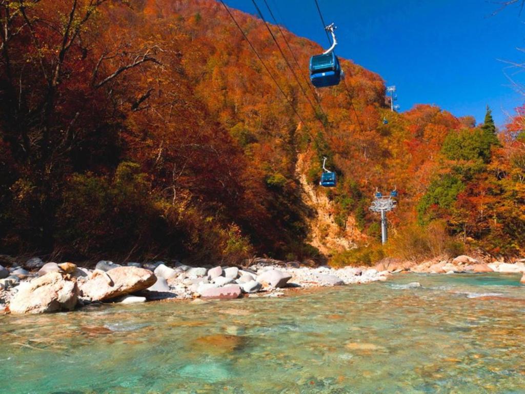 Shosenkaku Kagetsu River Autumn Cable Cars