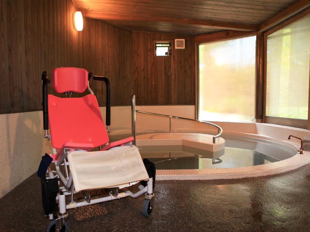 Suikoen Onsen Bath Accessible Chair