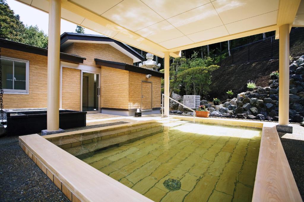 Syoenso Hozukawatei Open Air Onsen