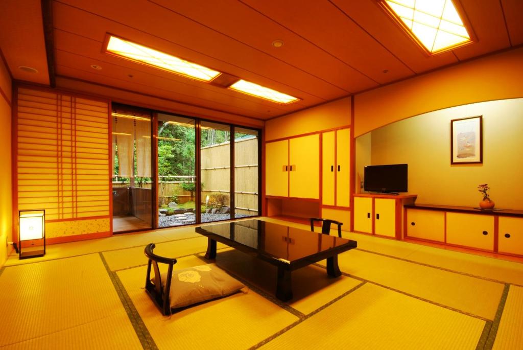 Syoenso Hozukawatei Tatami Room Internal Garden View