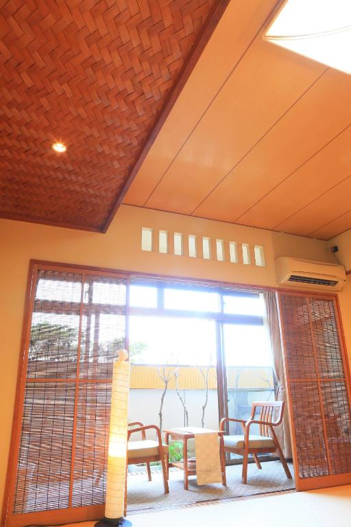 Taiseikan Room With Chairs
