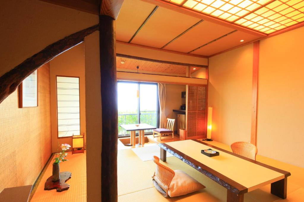 Taiseikan Traditional Ryokan Room