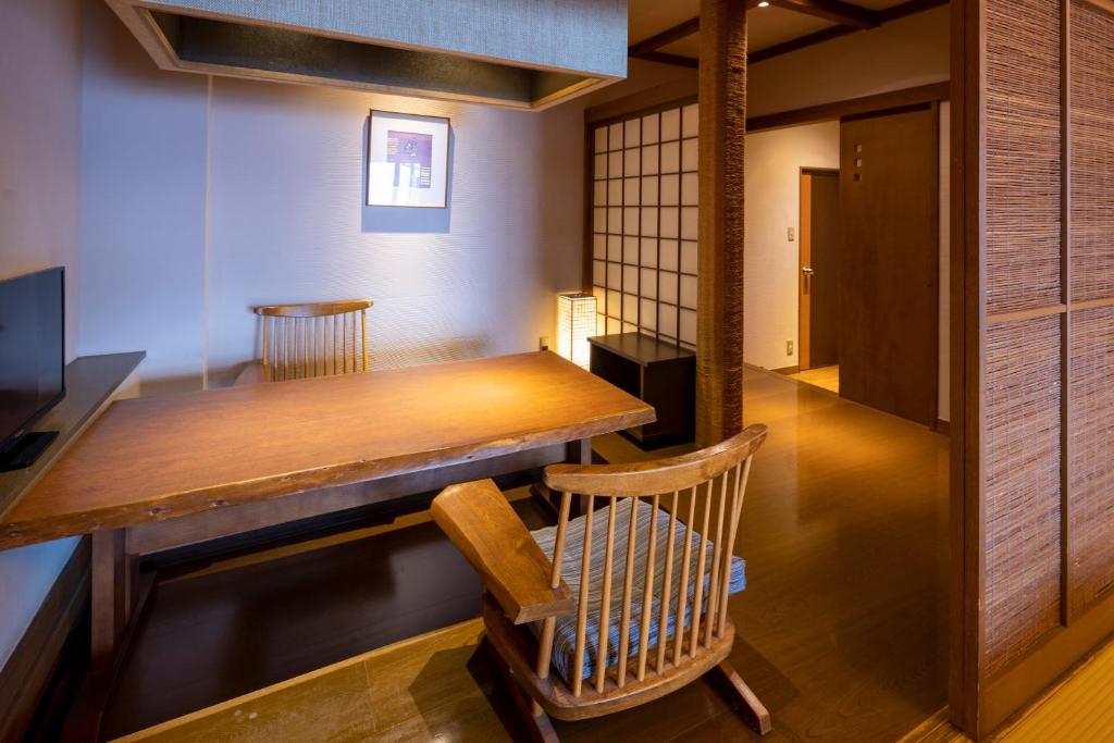 Taiseikan Wooden Dining Area
