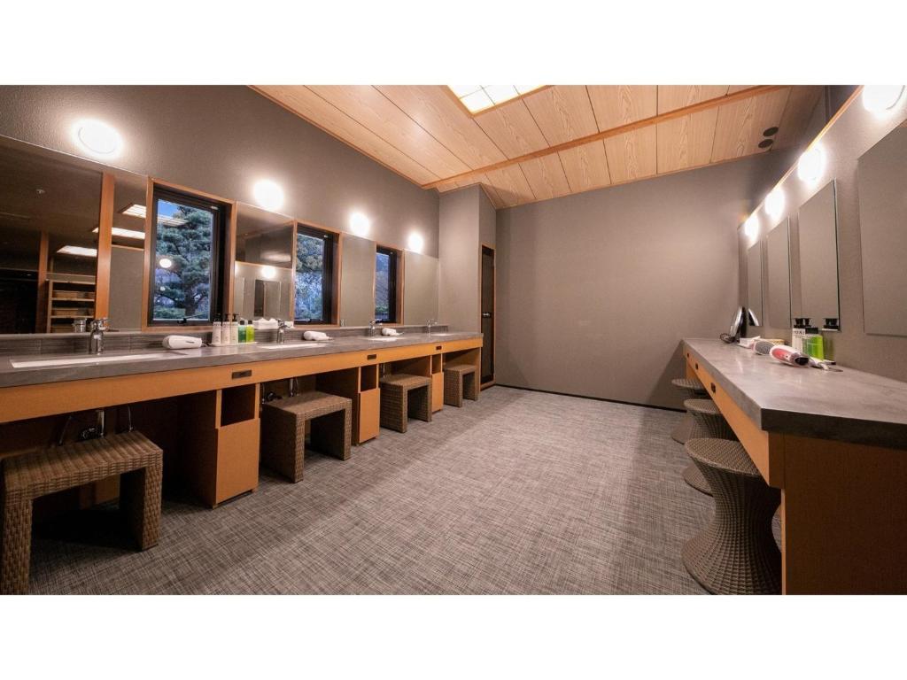 Taisenkaku Bathroom Vanity Area