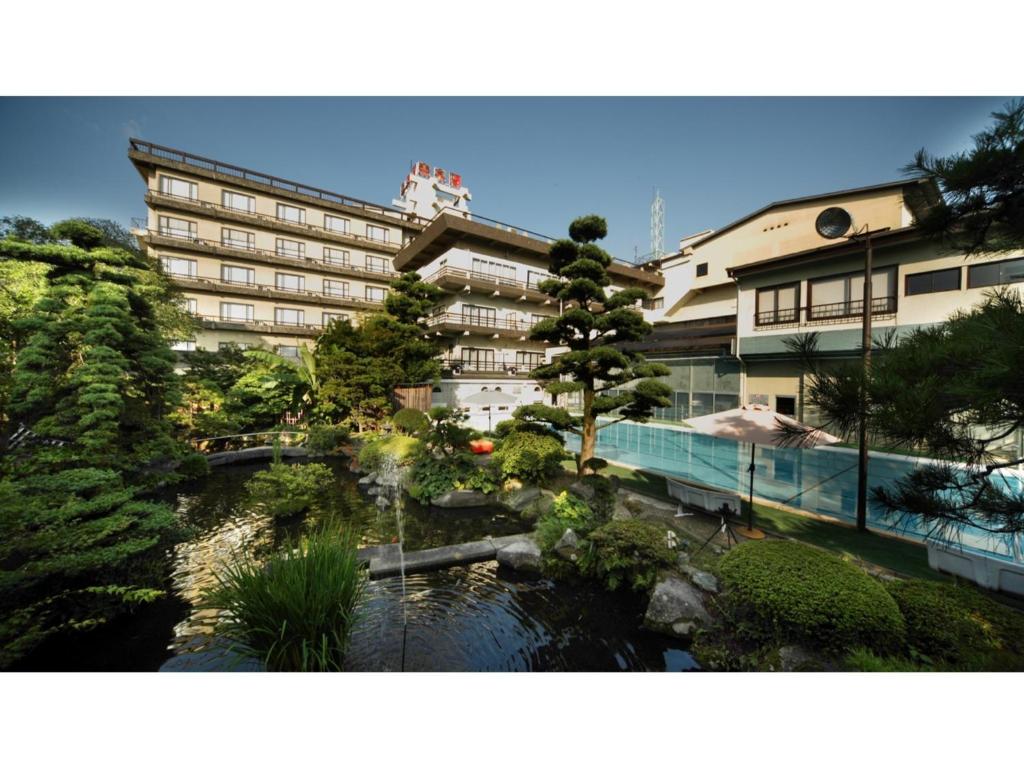Taisenkaku Garden Pool
