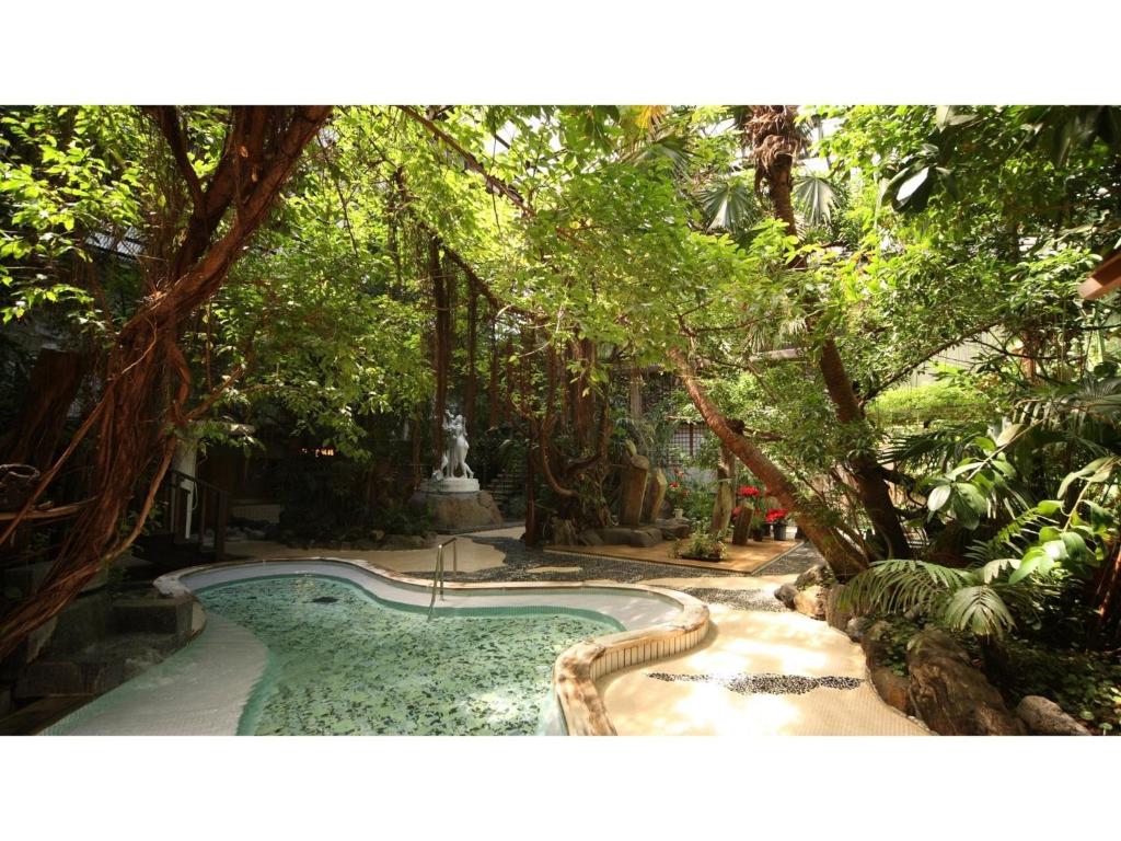 Taisenkaku Indoor Garden Pool