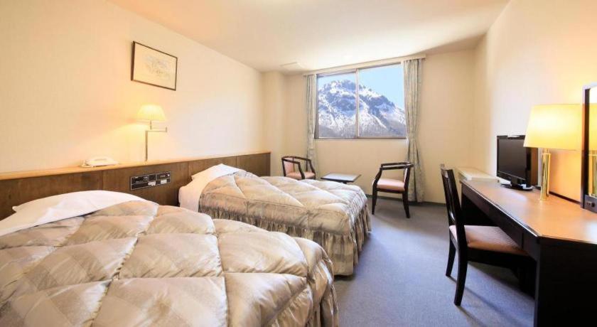 Taishoike Hotel Room With Mountain View
