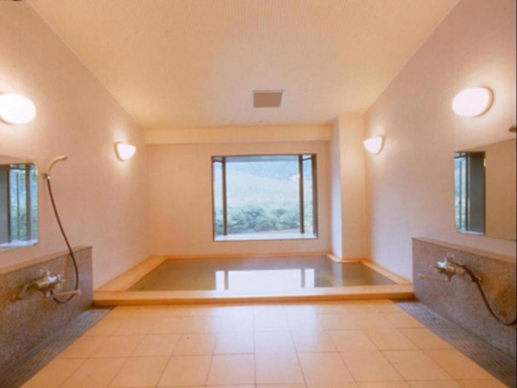 Taishoikehotel Onsen Bath