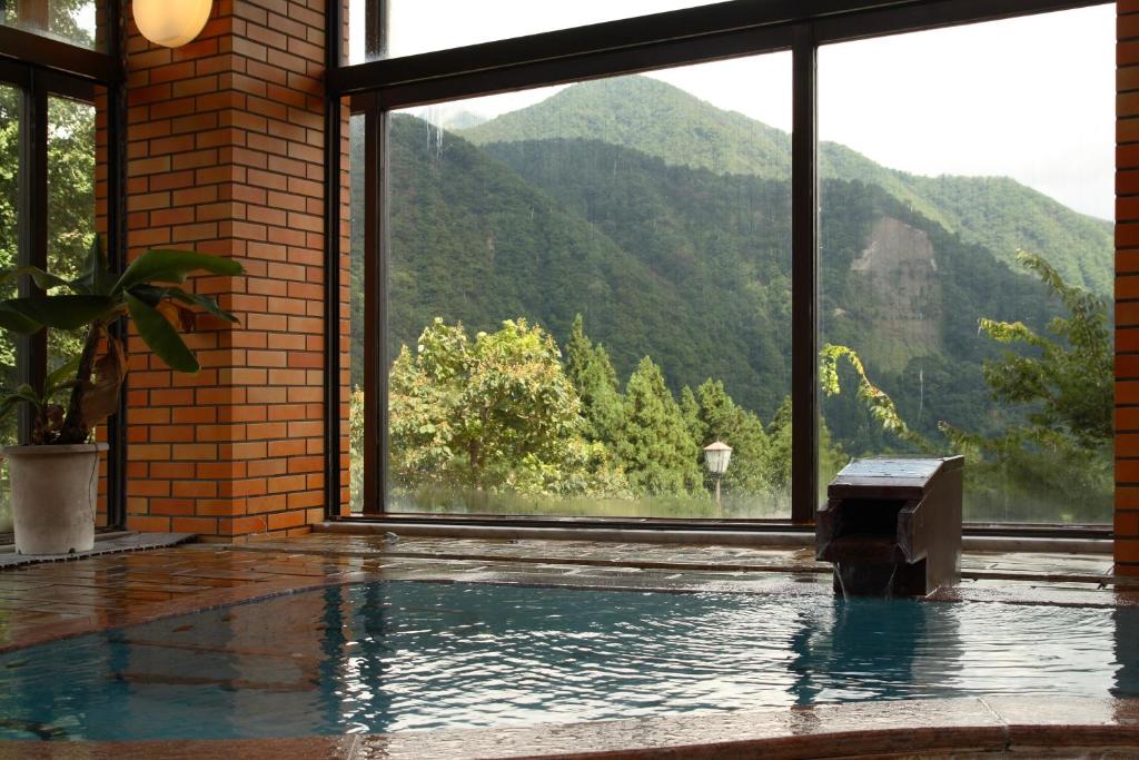 Takahan Onsen With Mountain View