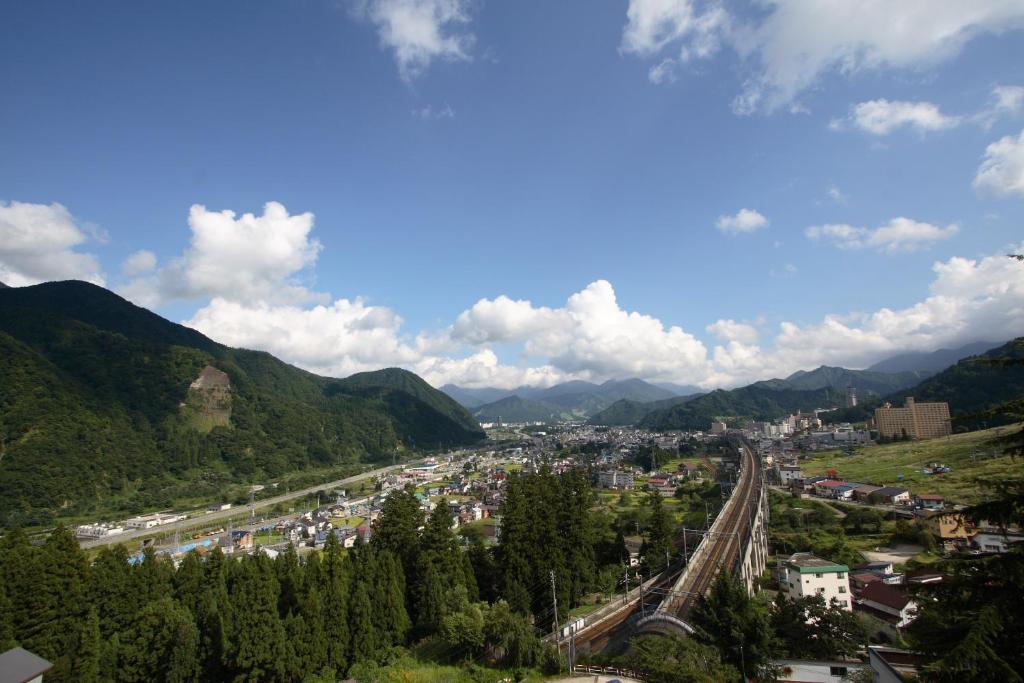 Takahan Ryokan Mountain View