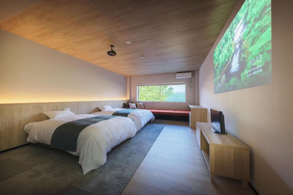 Takamiya Jurin Hotel Modern Room Projection