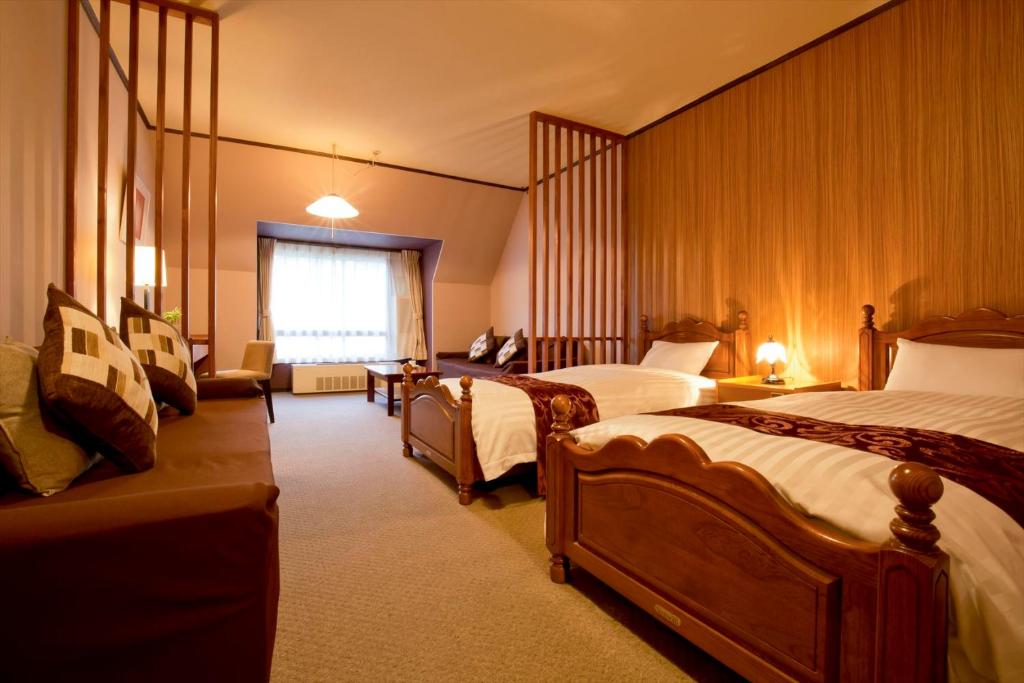 Takamiya Jurin Hotel Twin Bed Room