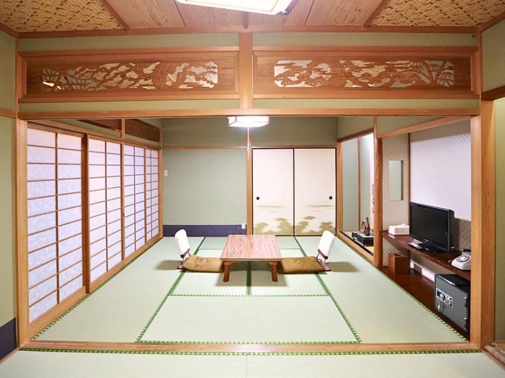 Takaokankohotel Tatami Room Shoji And Table