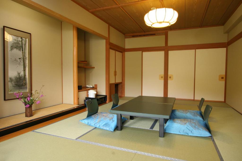 Tateyama Prince Hotel Tatami Room Table Cushions