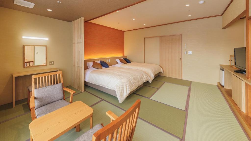Tendo Hotel Modern Tatami Room