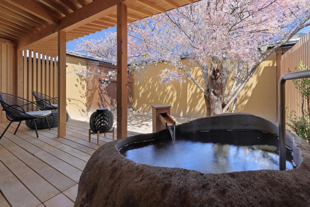 Tendo So Outdoor Onsen Cherry Blossoms