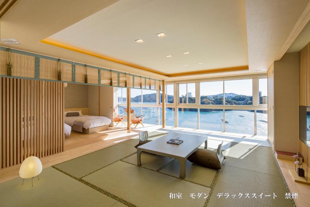 Toba Grand Hotel Deluxe Suite Sea View