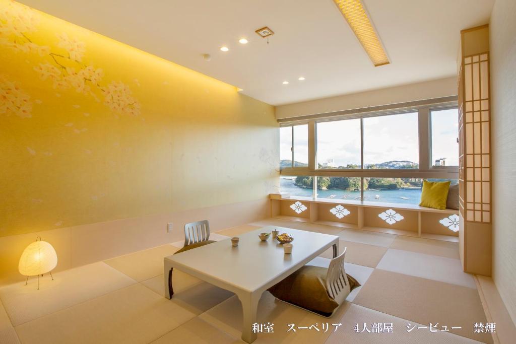 Toba Grand Hotel Seaside Tatami Room
