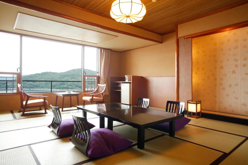 Toba Seaside Hotel Tatami Room