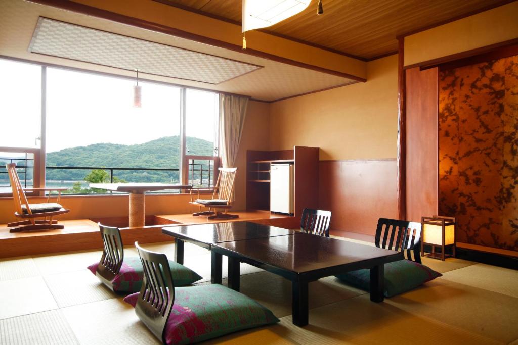 Toba Seaside Hotel Traditional Tatami Room