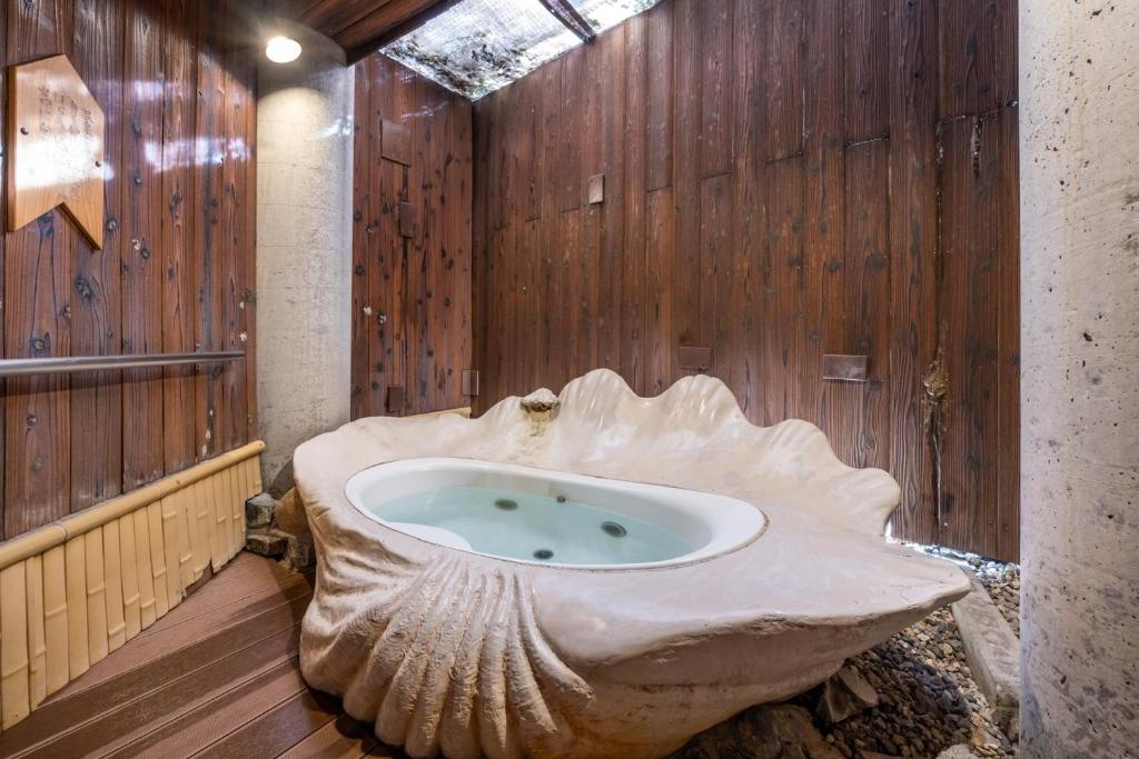 Todaya Shell Shaped Bathtub