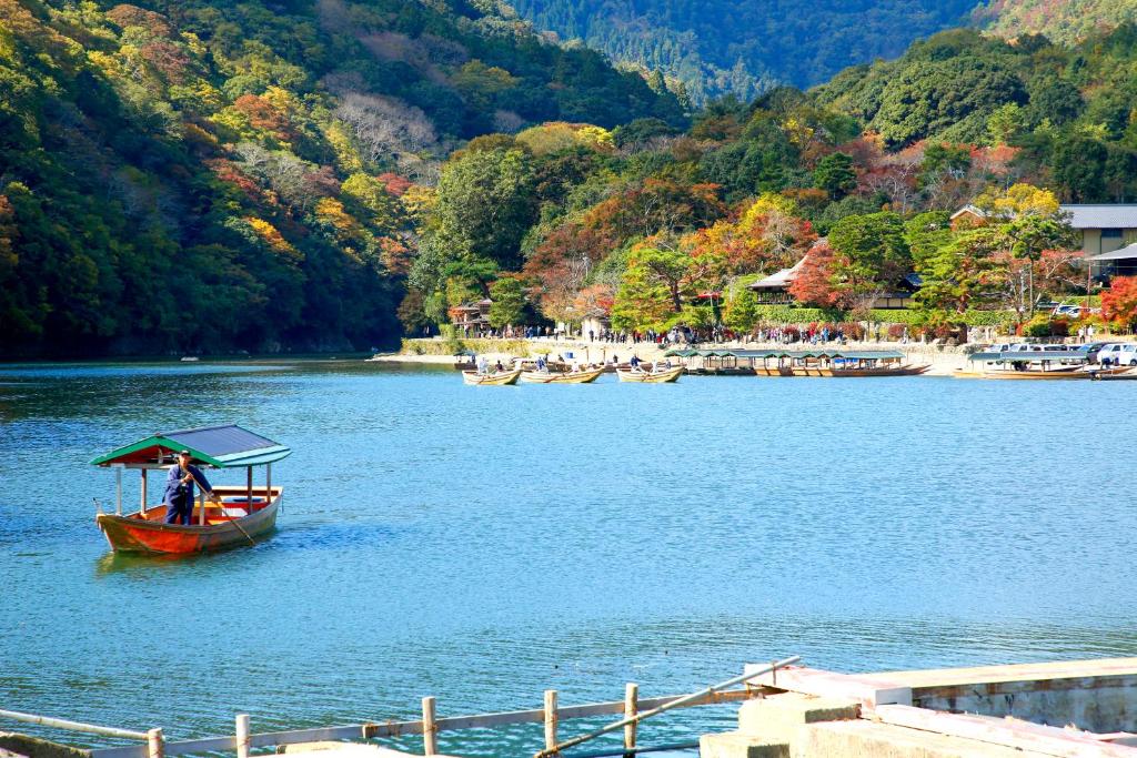 Togetsutei Boat River Autumn