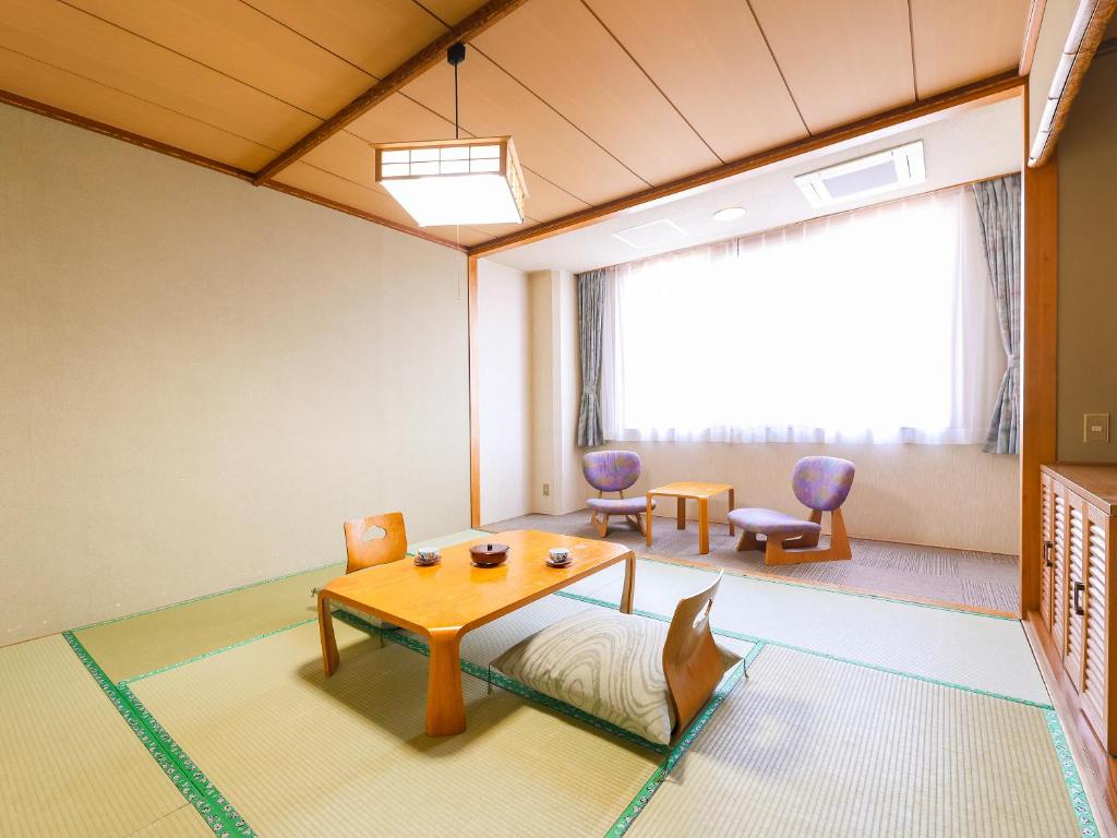 Tokachigawa Onsen Sasai Hotel Tatami Room Tea Setup
