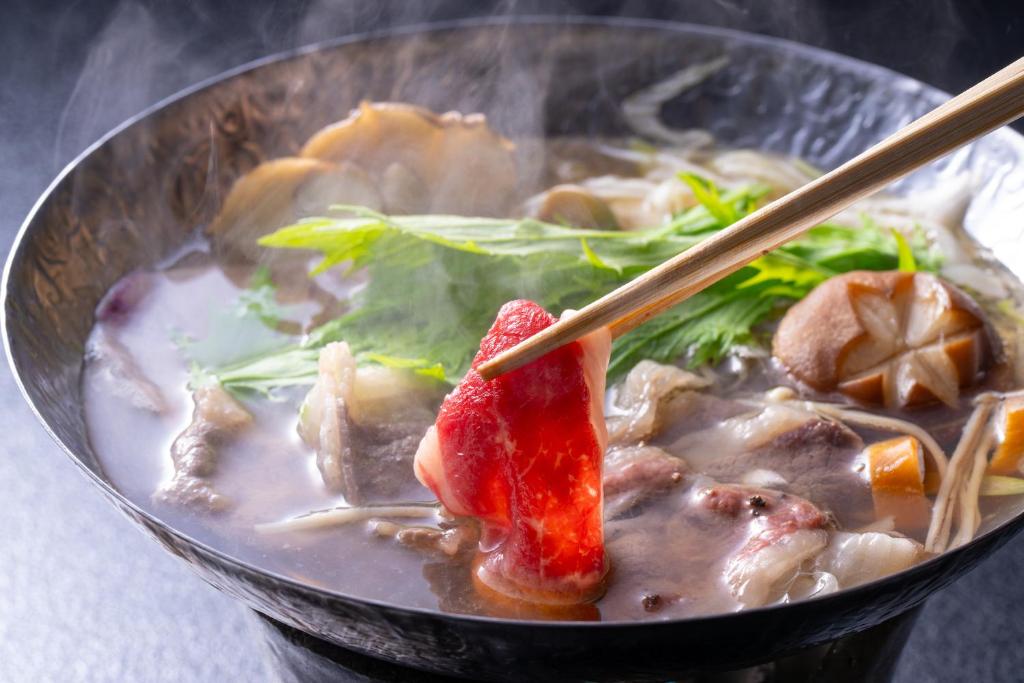 Tokiwabekkan Hotpot With Chopsticks