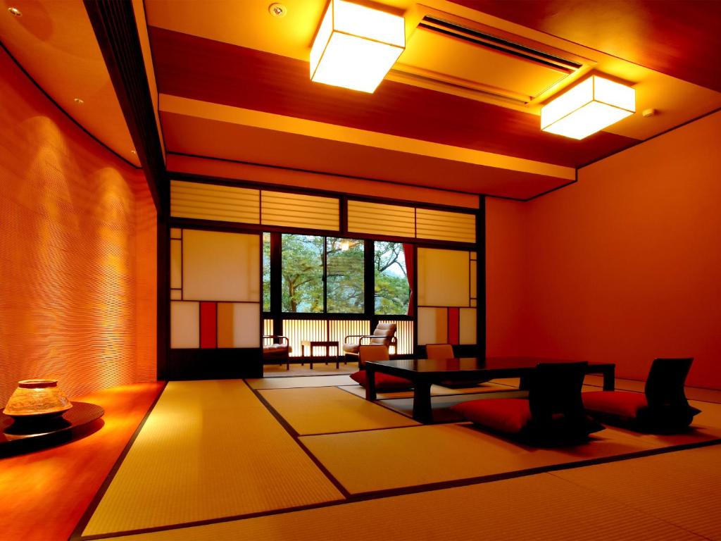 Torigoe Inn Sanrakuen Tatami Room Interior
