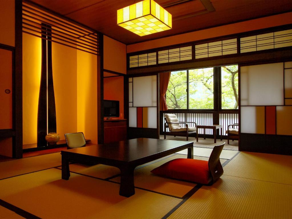 Torigoe Inn Sanrakuen Tatami Room