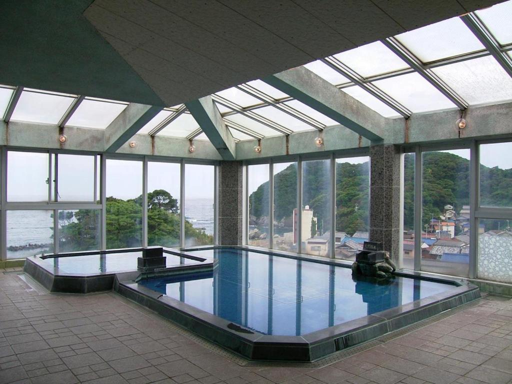 Toshijima Onsen Suzunami Indoor Bath With Ocean View