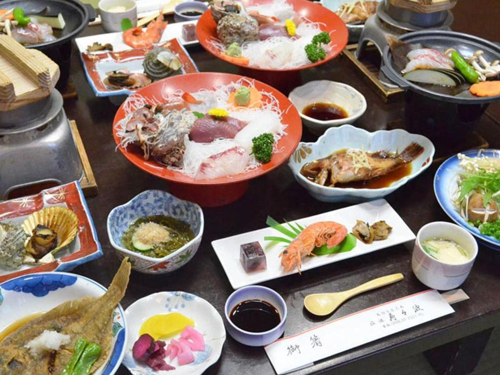 Toshijima Onsen Suzunami Kaiseki Dishes