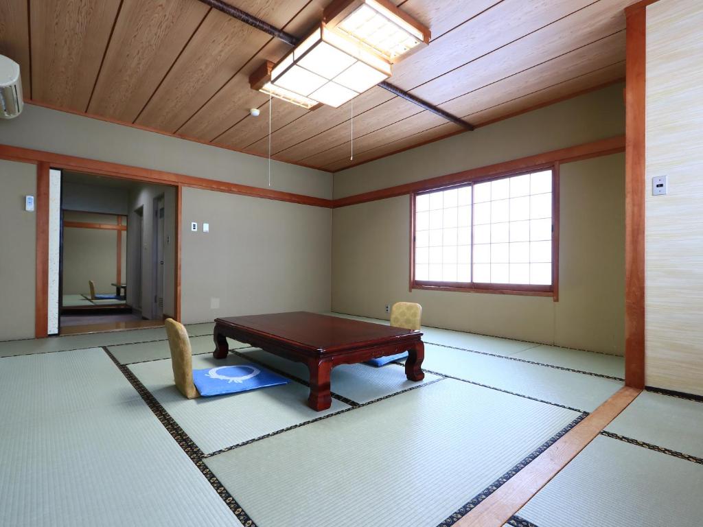 Toshijima Onsen Suzunami Tatami Room
