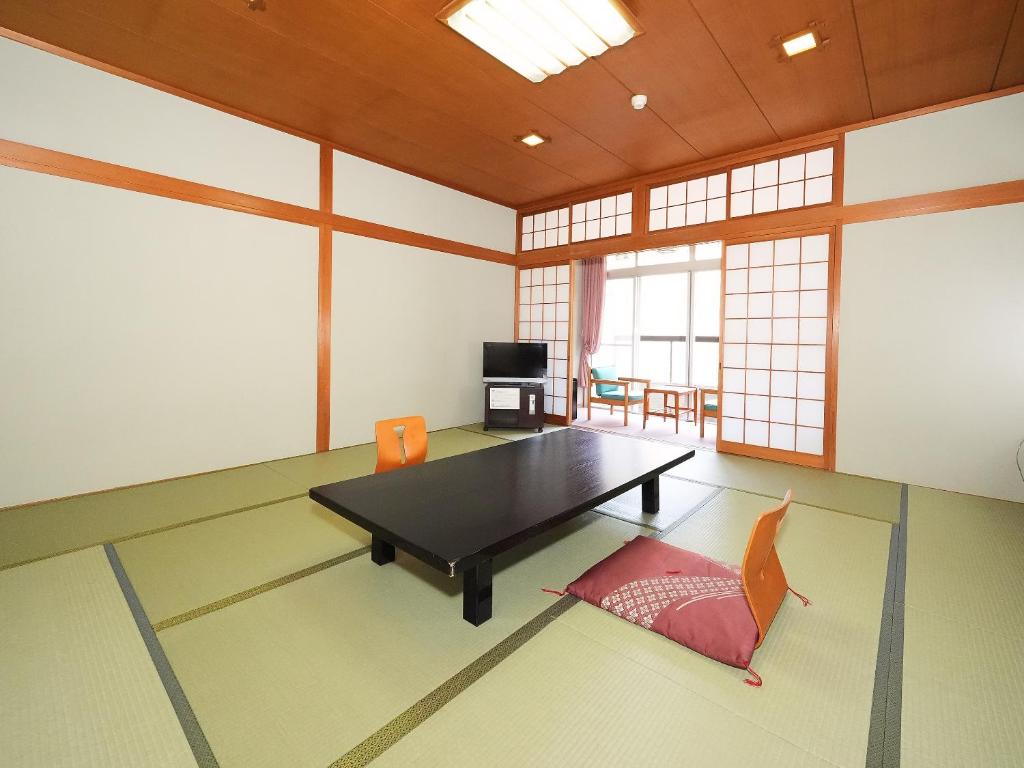 Tounomine Kanko Hotel Tatami Room Tv