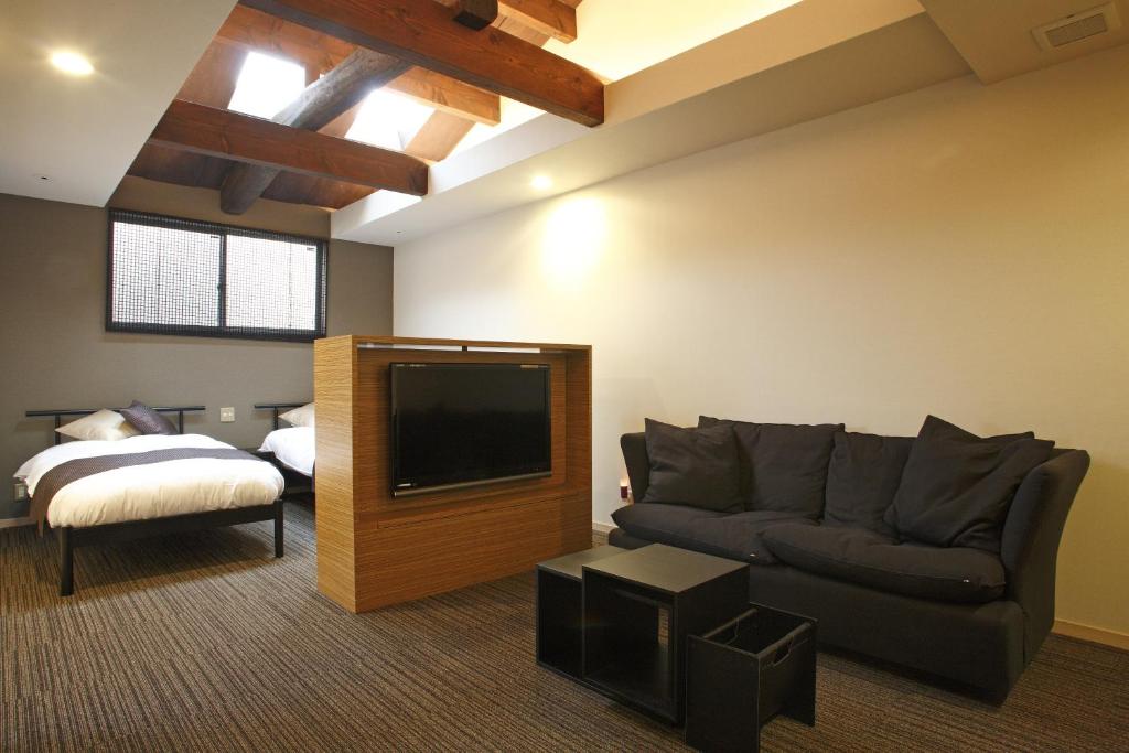 Towa Machiya Suite Modern Room