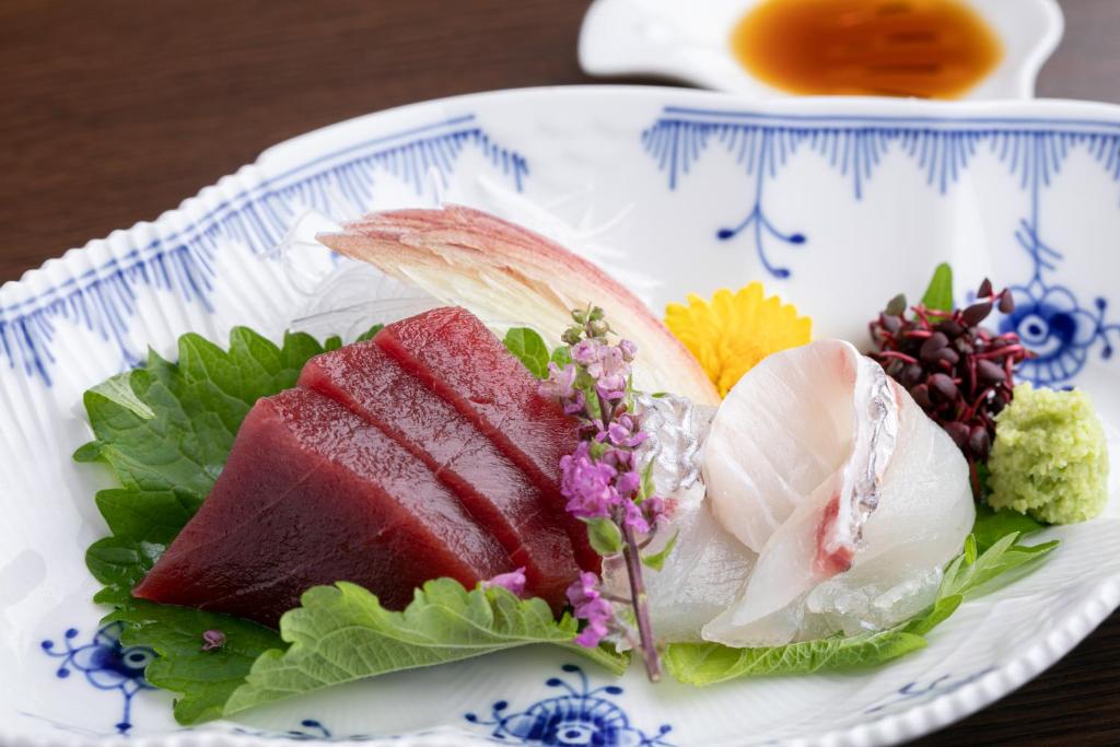 Towamachiyasuite Sashimi Plate