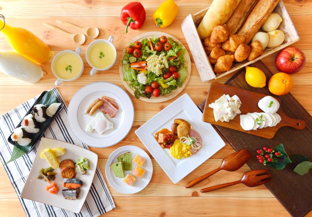 Toyako Manseikaku Hotel Lakeside Terrace Breakfast Spread