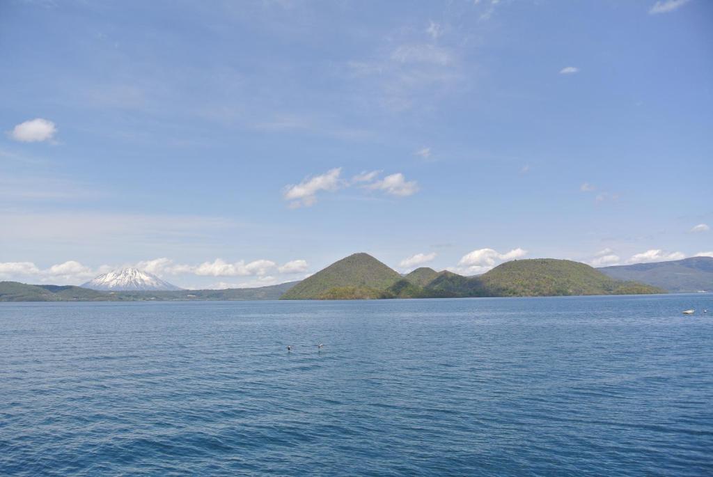 Toyako Manseikaku Hotel Lakeside Terrace Lake View Mountains