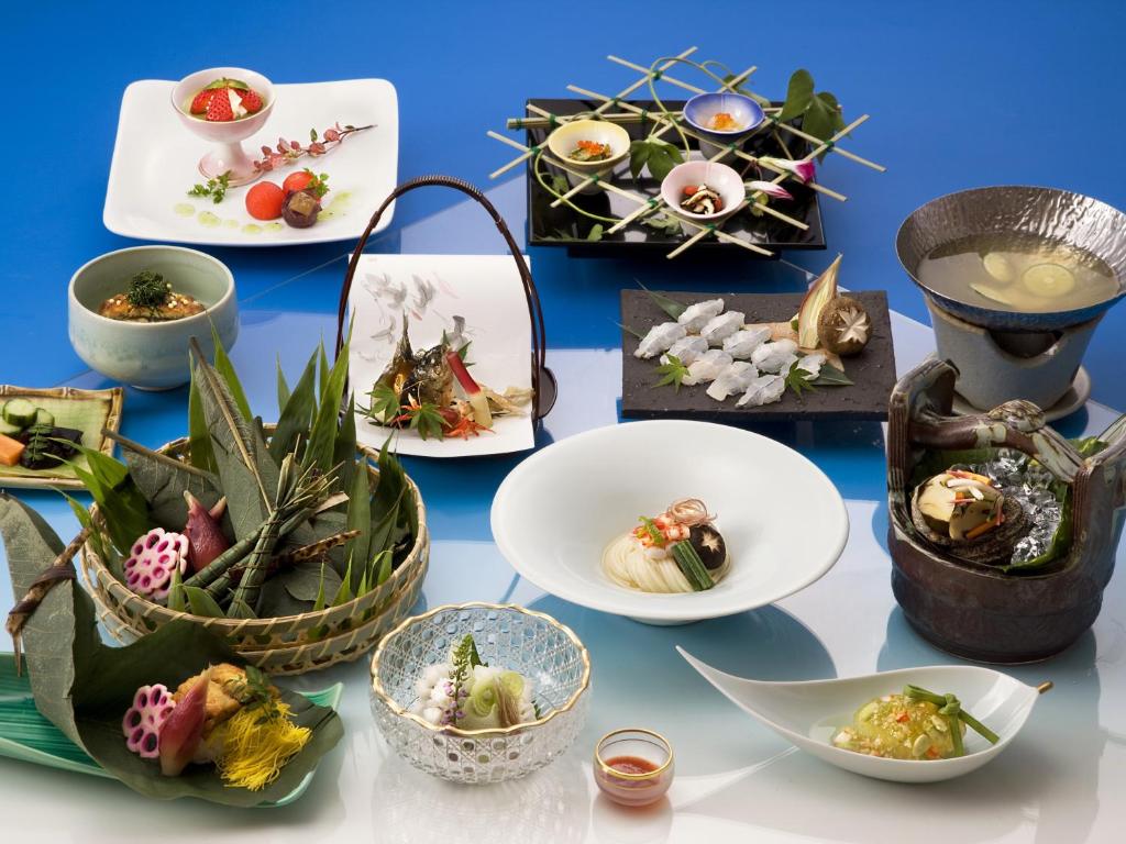 Traditional Japanese Ryokan Hirashin Kyoto Kaiseki Dishes
