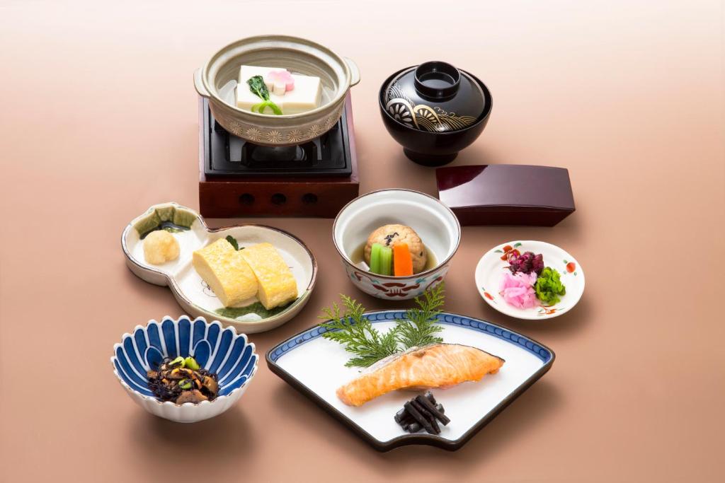Traditional Japanese Ryokan Hirashin Kyoto Kaiseki Meal